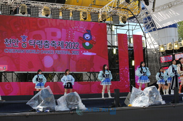 [천안흥타령춤축제2022 전국대학치어리딩 대회 모습./현장사진 : 유명조 기자]2022.9.24.