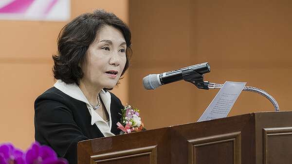 11일 대전 예술의 전당 제8대 김덕규 관장이 컨벤션 홀에서 열린 취임식에서 취임사를 하고 있다.