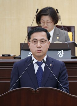 박희조 동구청장 의회 시정연설 모습