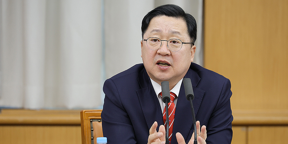 18일 이장우 대전시장이 주간 업무 회의에서 공직자의 공직 기강 확립을 위한 불시 점검을 주문하고 있다.