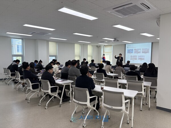 [천안시청소년복합커뮤니티센터 진로간담회/사진=천안시청소년복합커뮤니티센터 제공]