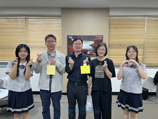 [스승의 날 이벤트‘Sweet 보은’ 운영/사진=천안시청소년복합커뮤니티센터 제공]