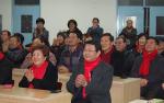 19일 제18대 대통령 선거에서 대통령 당선이 확실시 되고 있는 새누리당 박근혜 후보가 서울 중앙당사에 모습을 나타내자 이를 대형 스크린에서 지켜 보고 있던 박성효 대전시당위원장과 당직자, 지지자들이 박수를 치며 축하하고 있다.