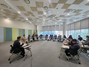 [천안문화재단이 지난 19일 천안예술의전당 문화센터에서 2024년 주요 업무 보고회를 개최했다./사진 : 천안문화재단 제공]